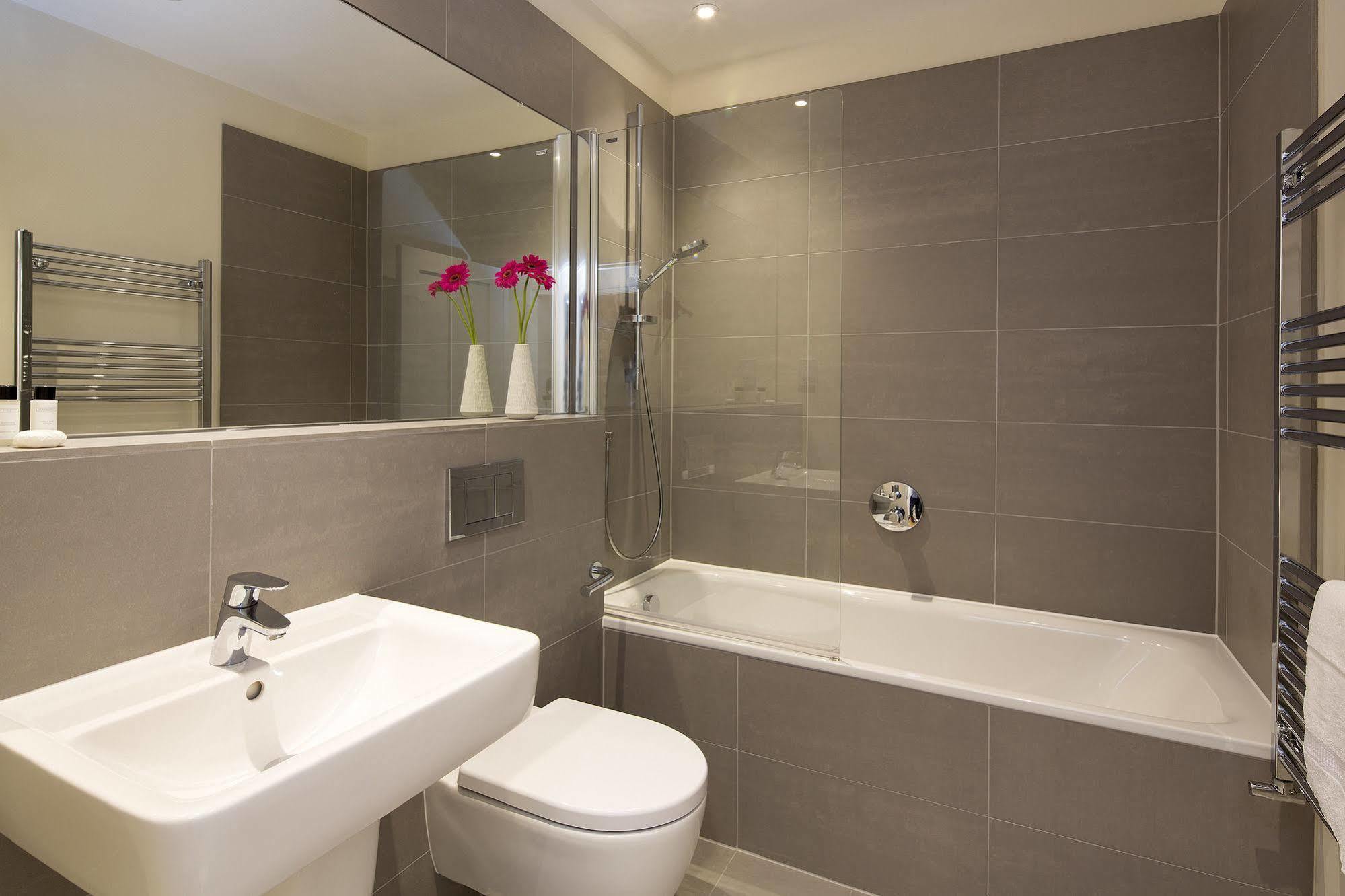 Hammersmith One Лондон Экстерьер фото